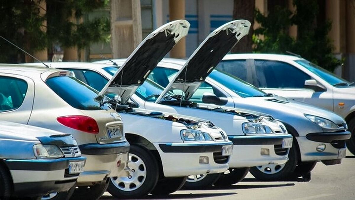جهش بی سابقه قیمت خودروهای داخلی شنبه ۱۵ آذر