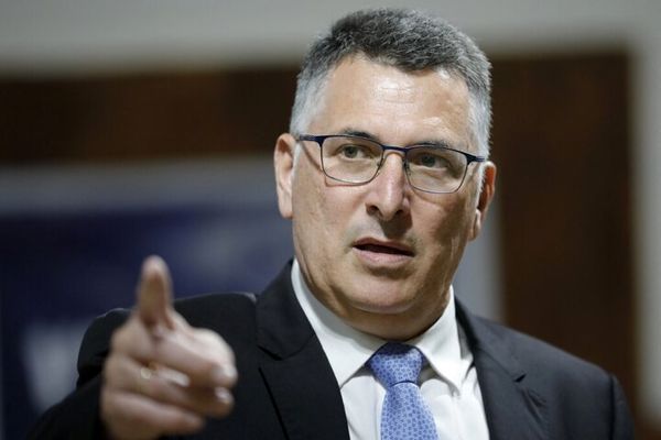 وزیر خارجه رژیم صهیونیستی به آذربایجان و قزاقستان رفت