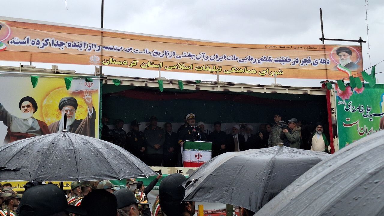 امیر دریادار ایرانی: هوشیاری شرط عبور از تهدیدها است