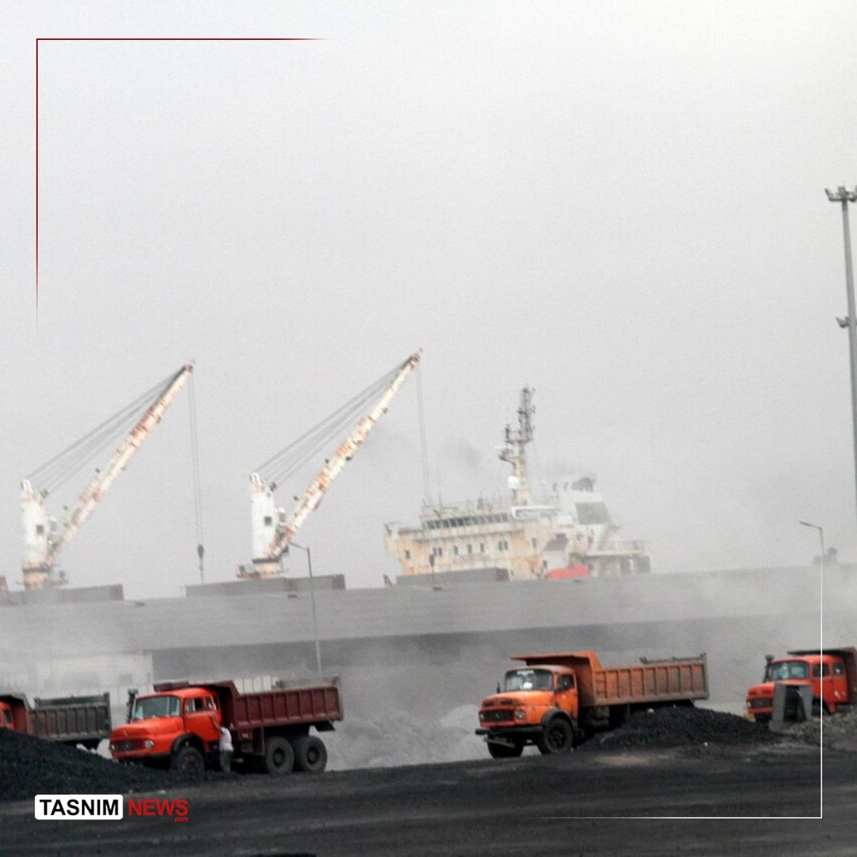 تخلیه همزمان ۸ کشتی حامل کالای اساسی در بندر امام(ره)