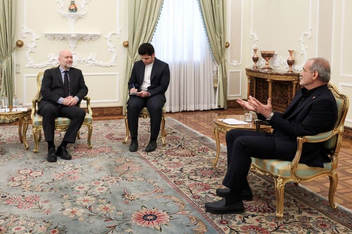 رئیس‌جمهور: توسعه روابط با کشورها در چارچوب تأمین منافع مشترک از اصول اساسی ایران است