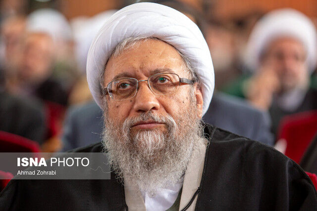 آملیلاریجانی: ترامپ درباره ایران هذیان میگوید