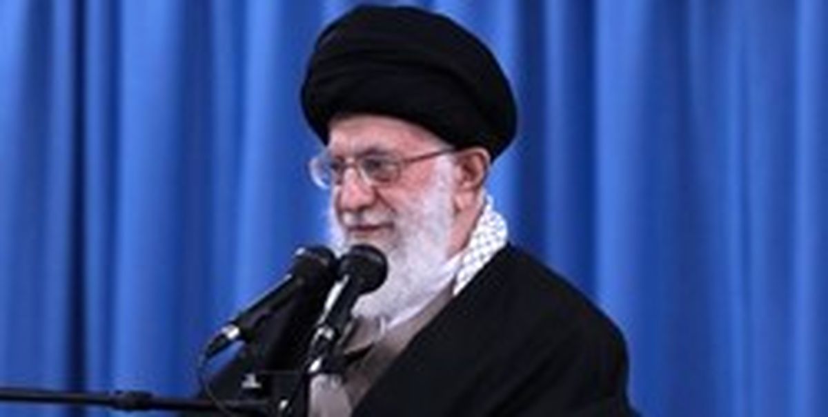 رهبر انقلاب: اجرای قانون بازنشستگان راه را برای جوانان میگشاید/ عذرخواهی رهبر از یک طلبه