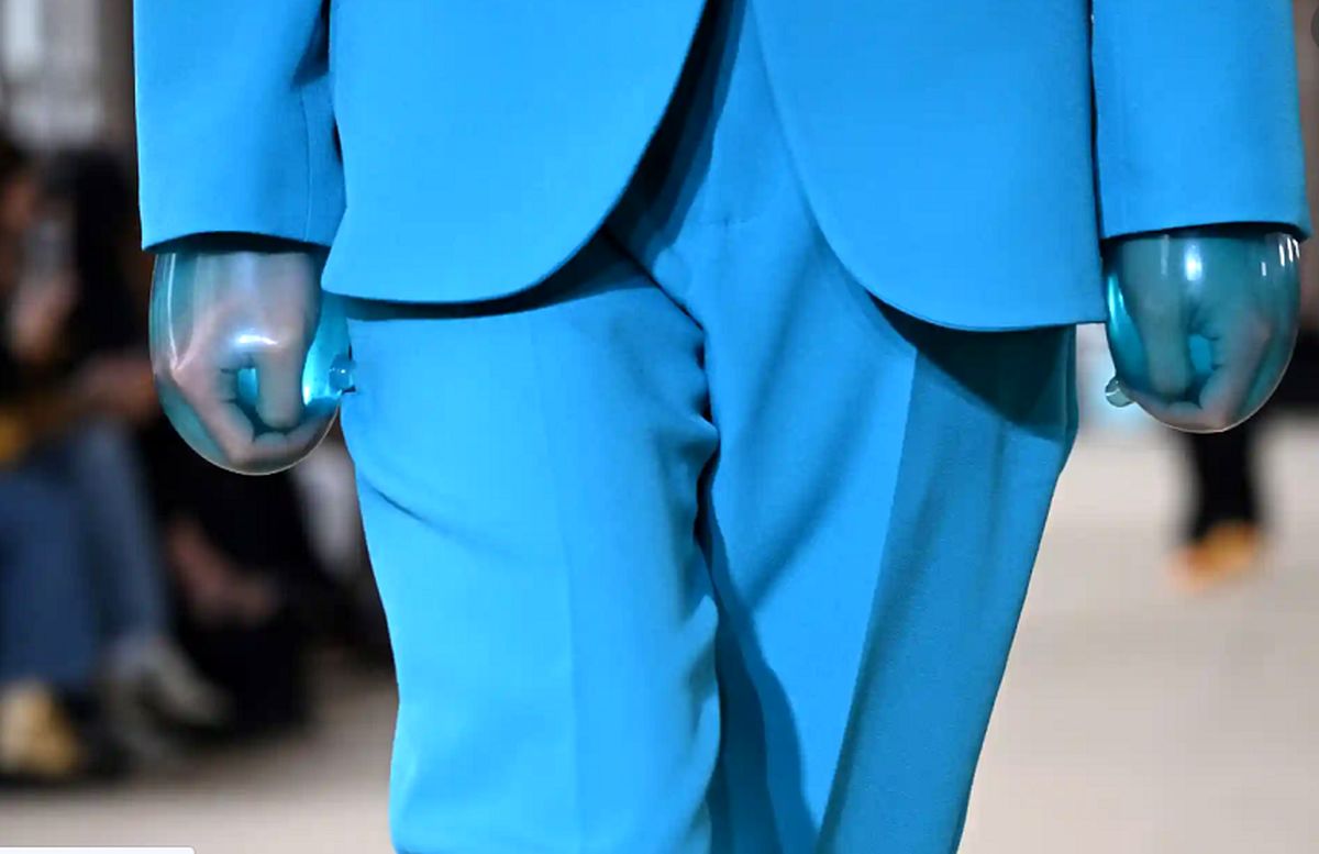 پوشش عجیب یک مدل در هفته مد پاریس +عکس