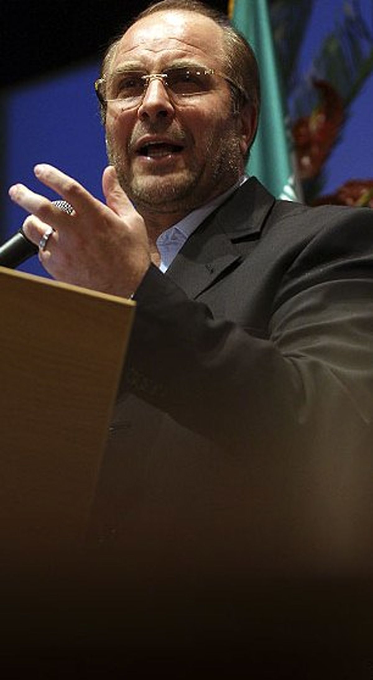 براندازان فتنه‌گر، اقلیتی کوچک بوده و هستند/ افراطیون کام دشمن را شیرین می‌کنند