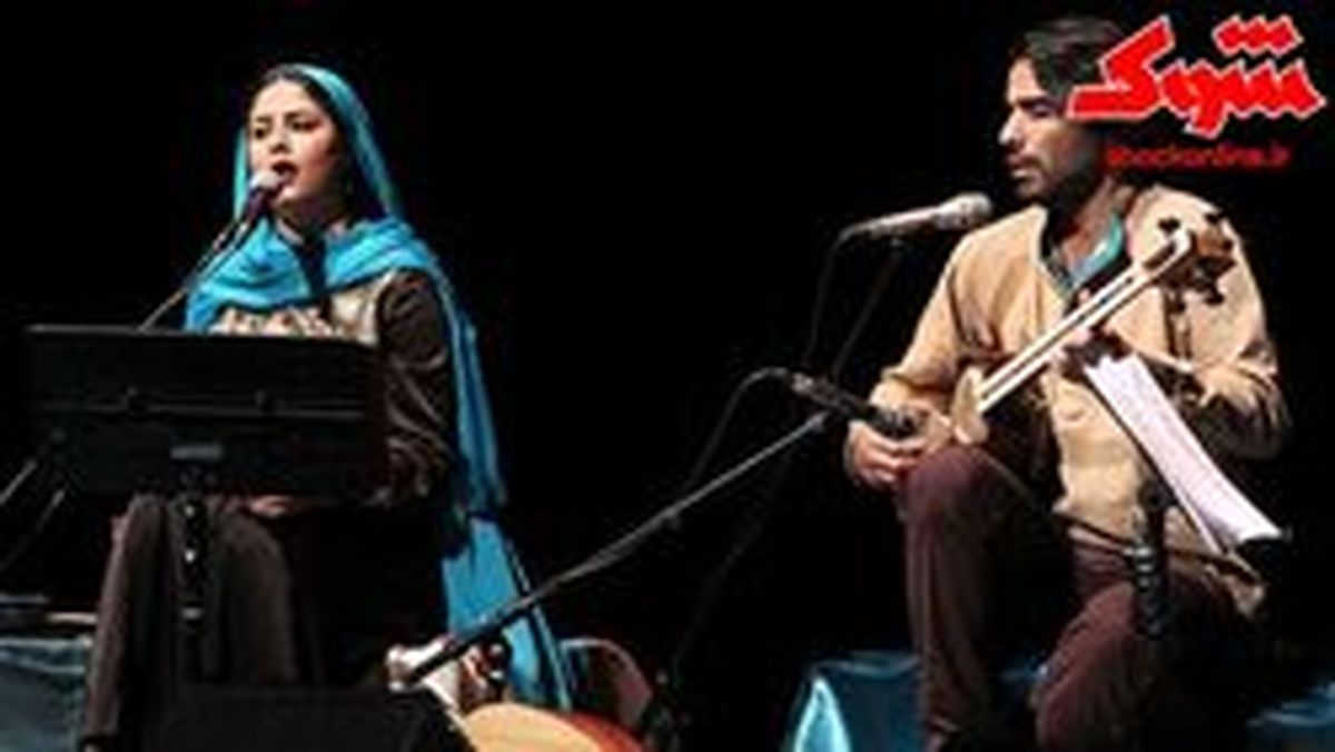 خوانندگی یک زن در کنسرت حاشیه ساز شد +عکس