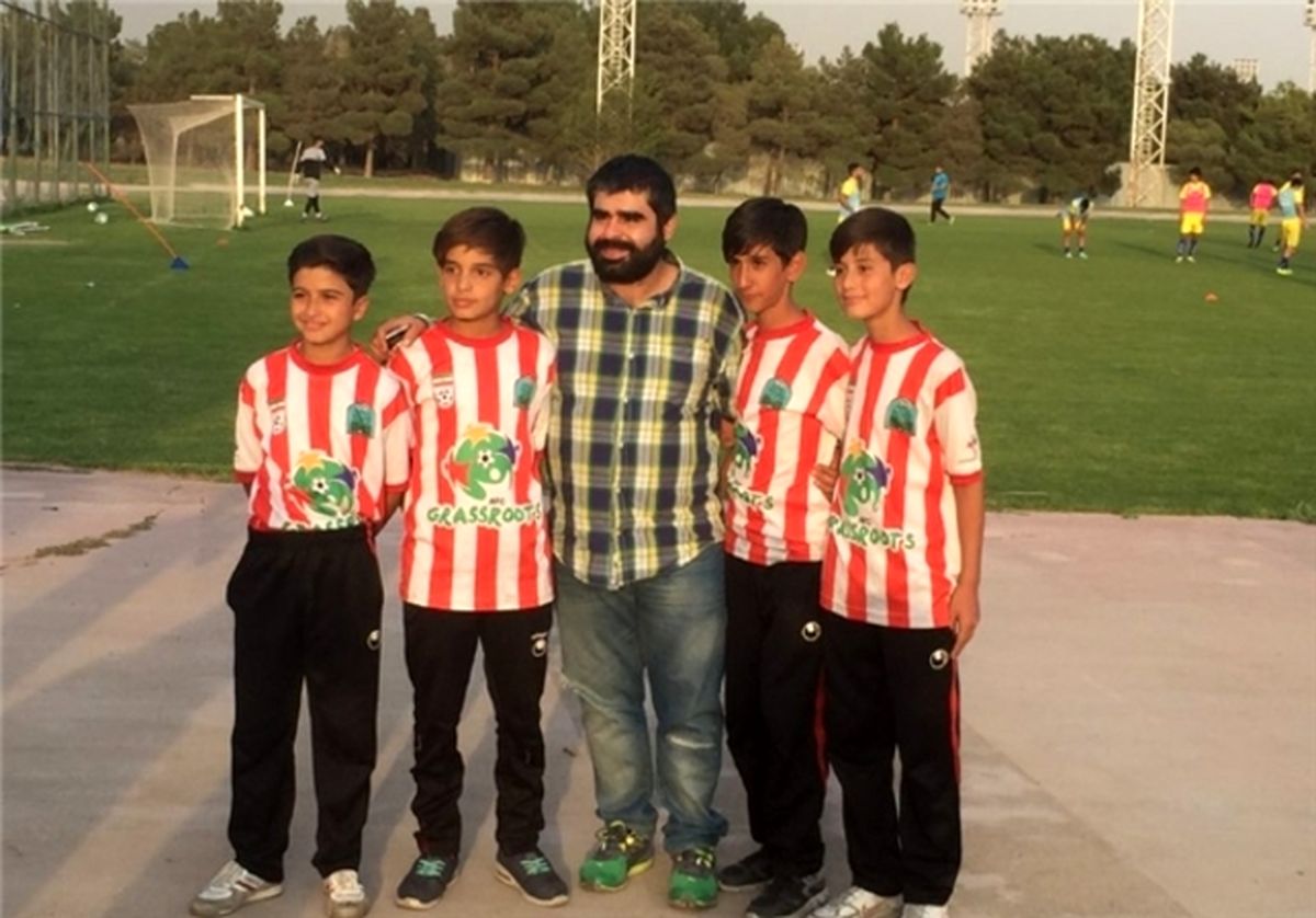 بازیگر سینما در کنار استقلالی‌ها +عکس