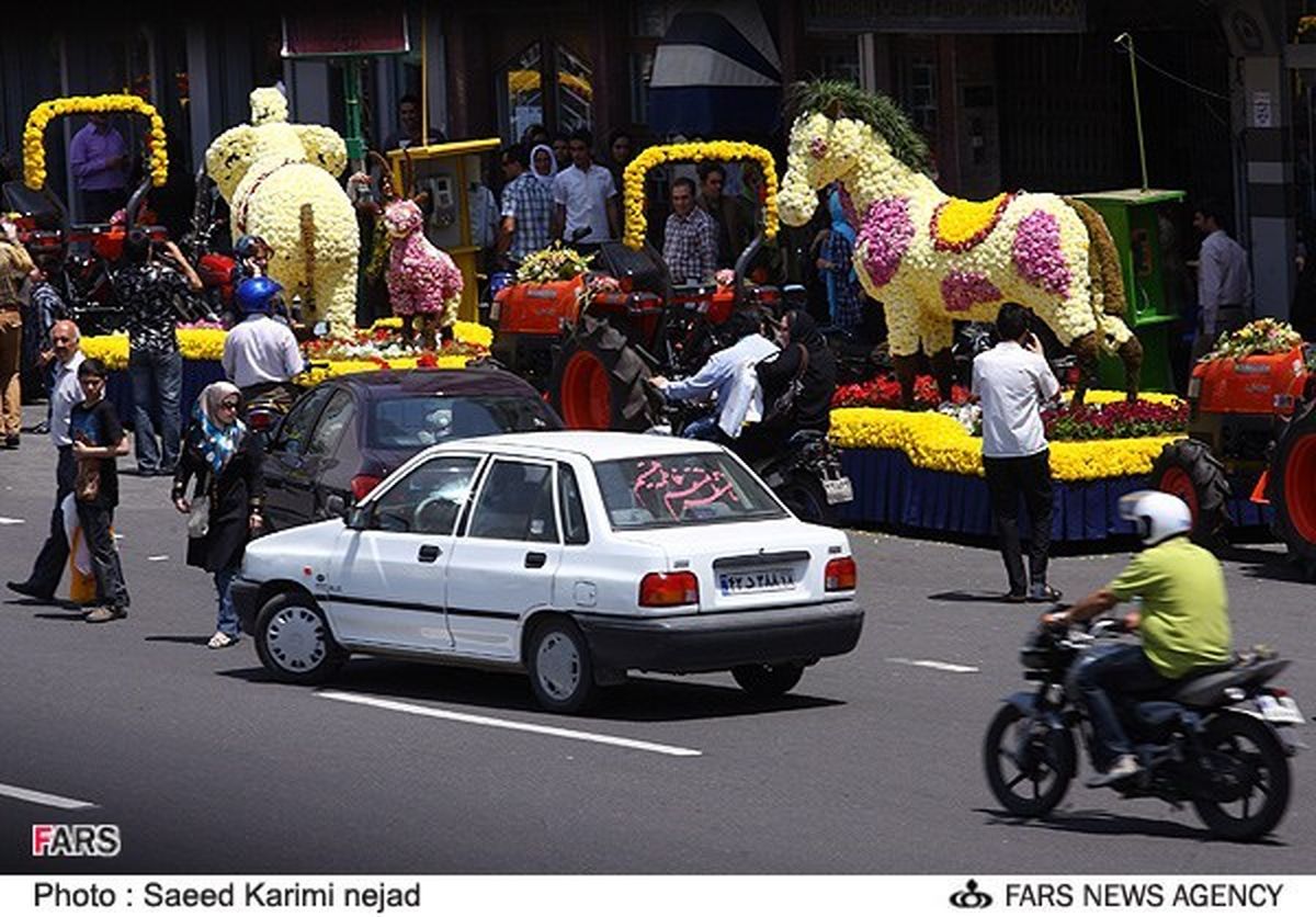 تصاویر/کاروان گل در میدان هفت‌تیر