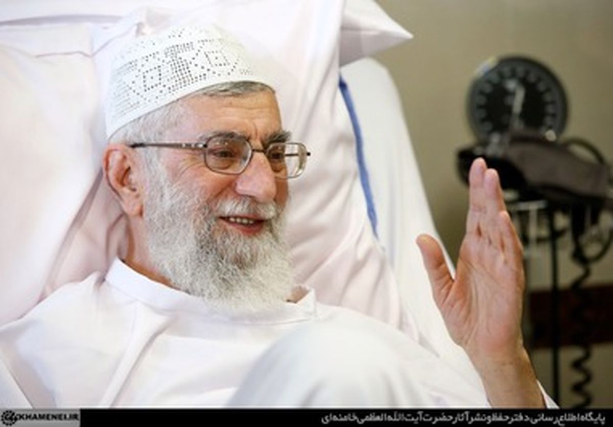 عیادت جمعی از علما از رهبرانقلاب/تصاویر