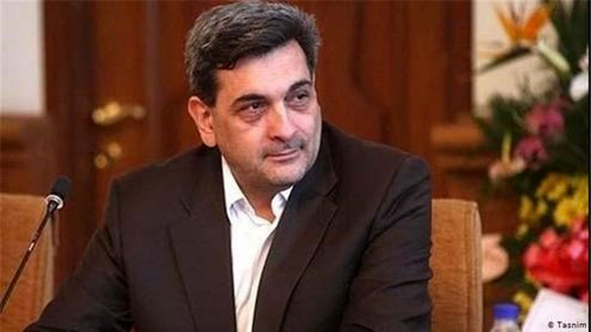 شهردار تهران: قطارهای مترو و اتوبوسها هر شب ضد عفونی میشوند