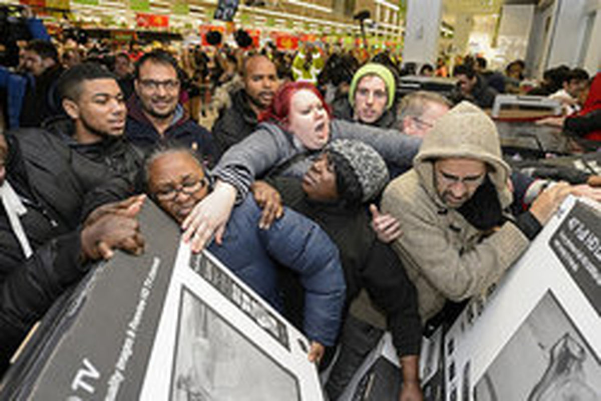 برق ۸۰۰۰ چادر زلزله‌زدگان وصل شد