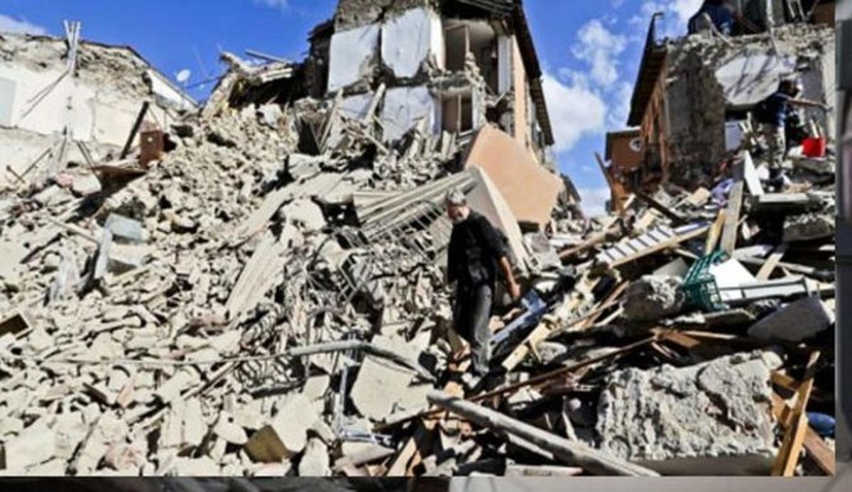 نجات دختر بچه از زیر آوار بعد از ۱۷ ساعت +تصاویر