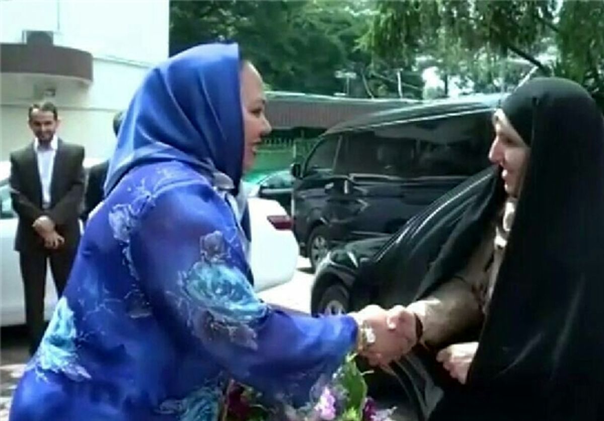اولین سفیر زن ایران وارد مالزی شد+عکس