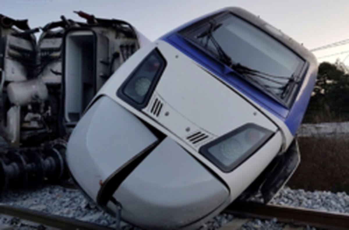 خروج  قطار سریع‌السیر از ریل در کره جنوبی +تصاویر