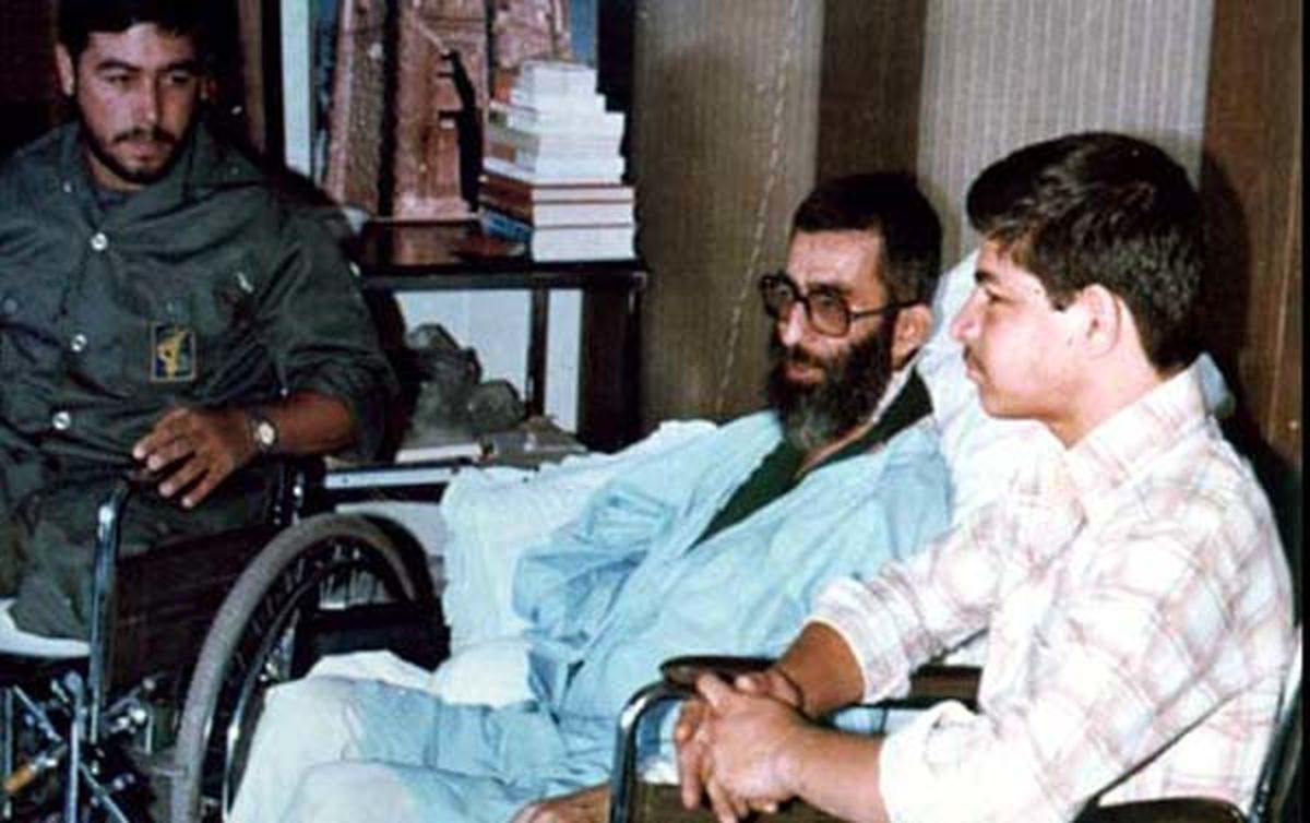 عکس/رهبر‌انقلاب‌در دوران‌نقاهت پس ازترور