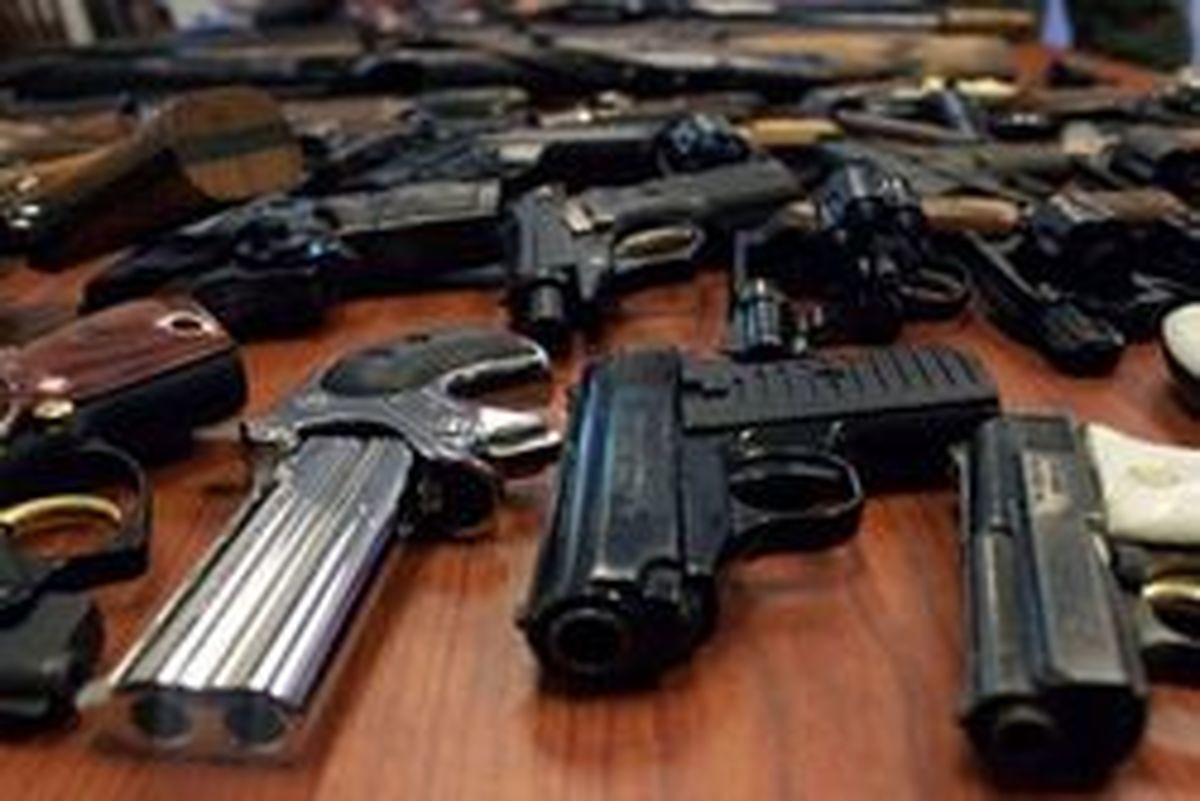 فیلم: مرگ اتفاقی رئیس شورای محلی هند در فروشگاه اسلحه