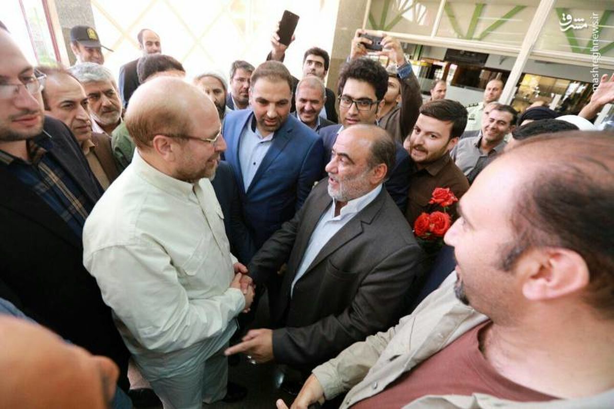 عکس: ادای احترام قالیباف به مقام شامخ شهدای خرم آباد