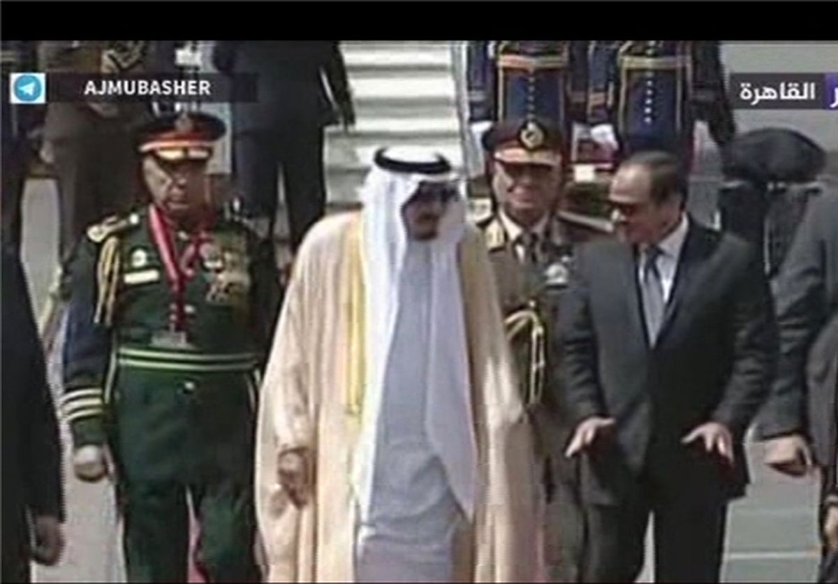 ملک سلمان وارد قاهره شد +عکس