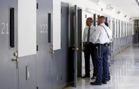 اوباما به زندان رفت /عکس