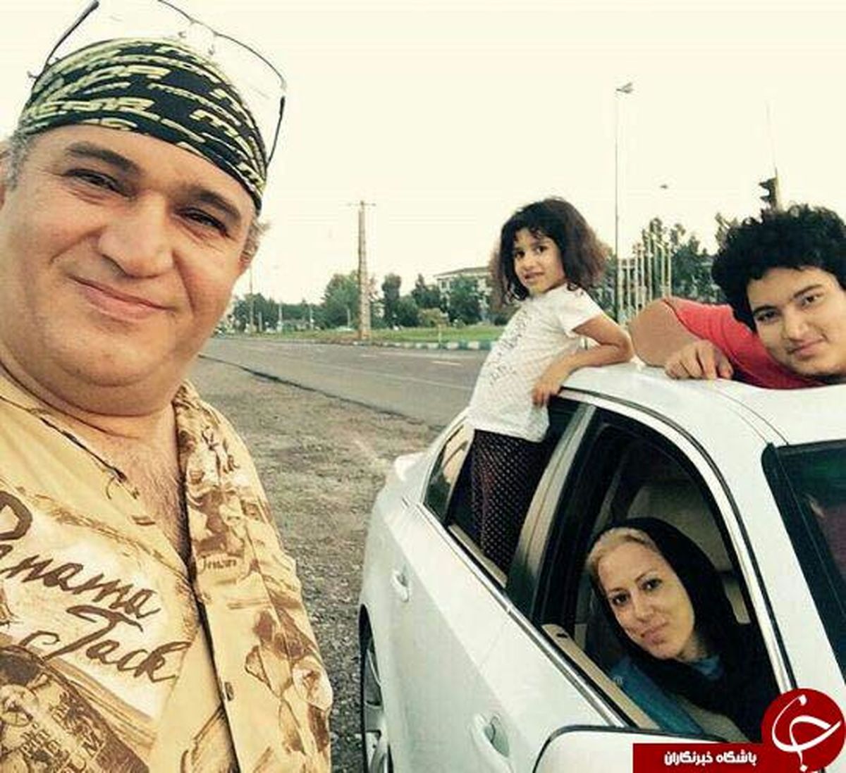 نادر سلیمانی در کنار خانواده + عکس