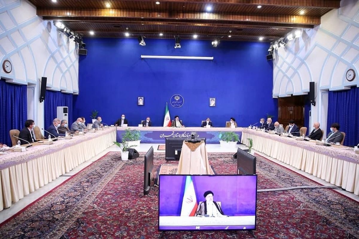 رئیسی: بنده و دولت از هزینه کردن آبرو برای نجات اقتصاد کشور دریغ نمی کنیم/قول دولت برای توسعه حمل و نقل عمومی