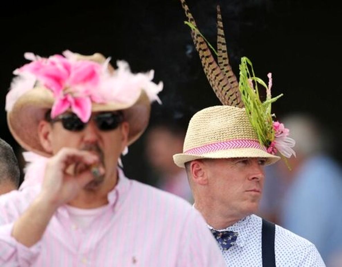 کلاههای عجیب تماشاگران در مسابقات اسب سواری +تصاویر