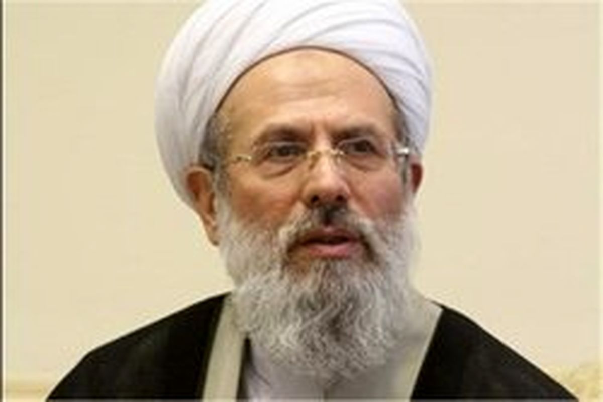 آیت الله ری شهری: نباید هدف از حفظ و قرائت قرآن دنیوی باشد