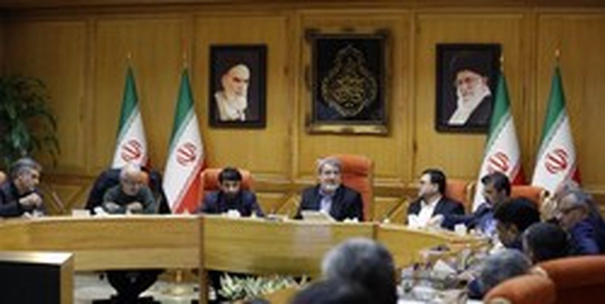 رحمانی فضلی: با اتکاء به مردم هیچ نگرانی از تحریم‌ها نداریم