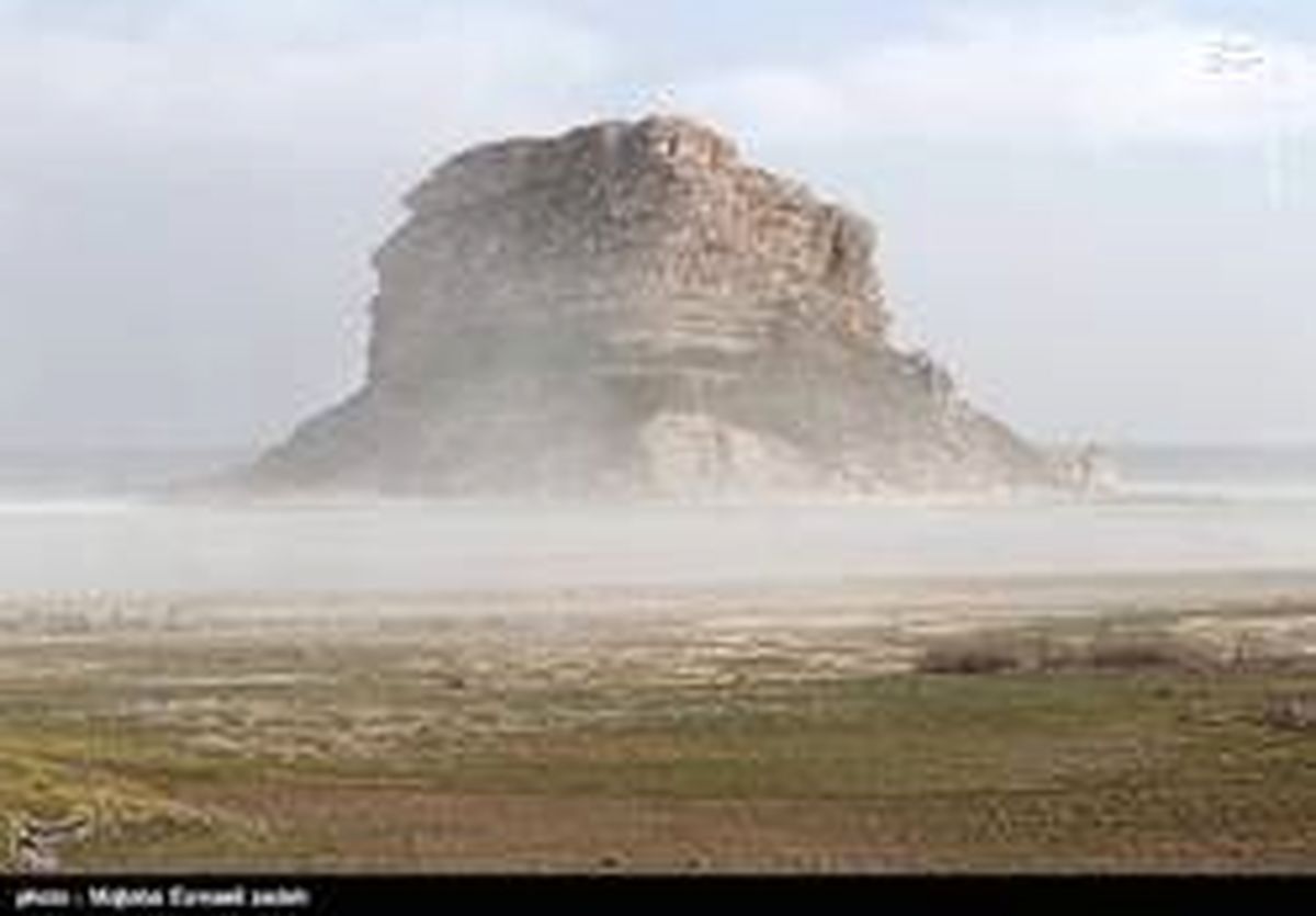 عکس: طوفان نمک در دریاچه ارومیه
