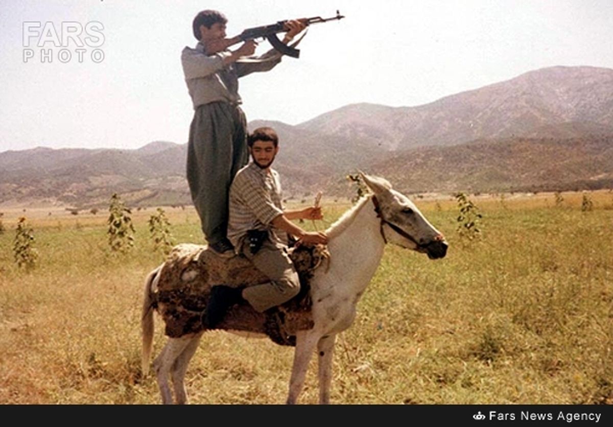 عکس یادگاری متفاوت رزمندگان