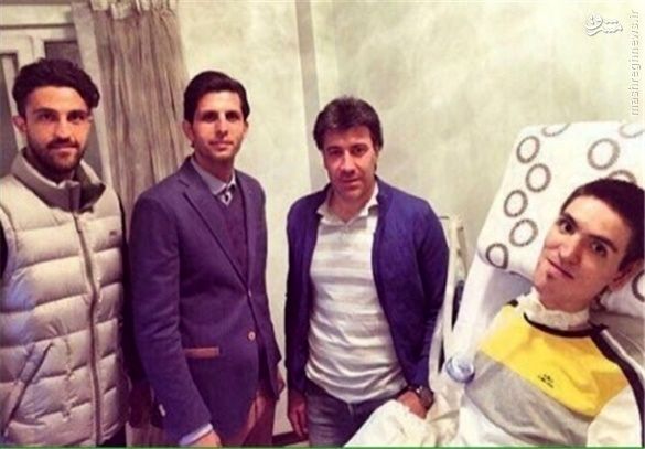 عکس: عیادت استقلالی‌ها از هوادار بیمار