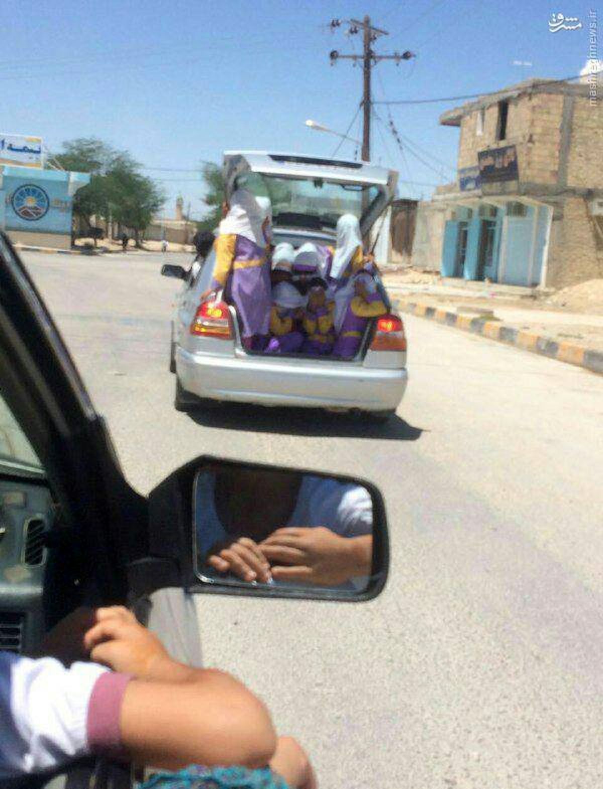 عکس: سرویس عجیب چند دانش‌آموز دختر!