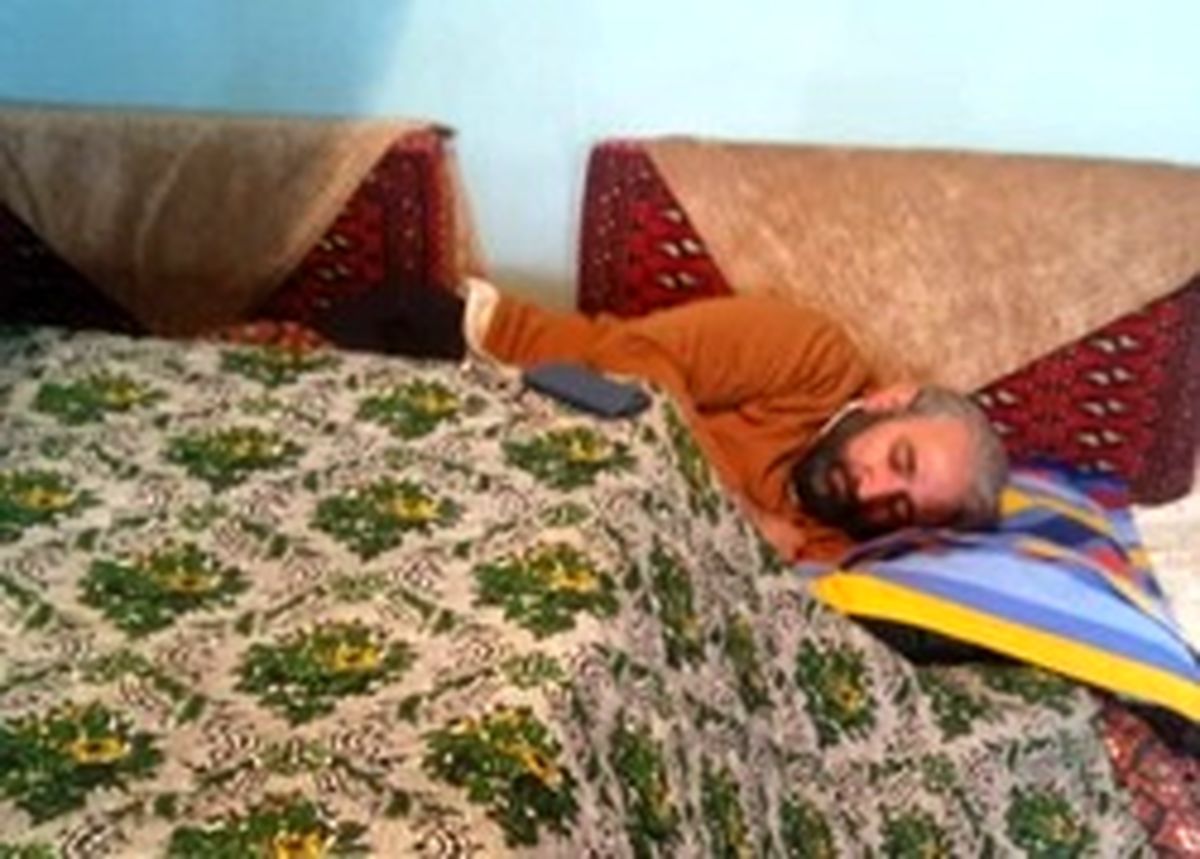 خواب عمیق بازیگر سریال نوروزی از خستگی! +عکس