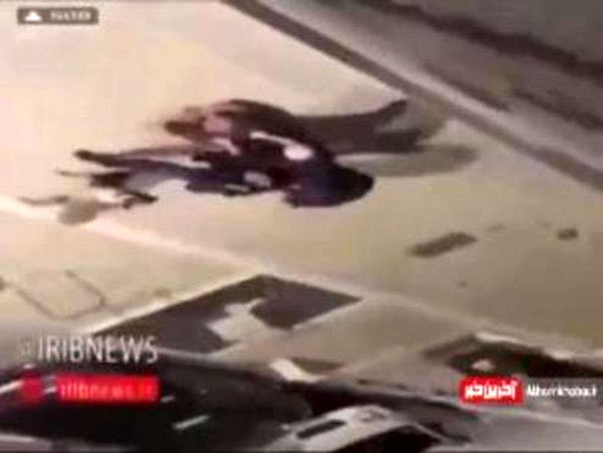 کتک زدن شهروند فرانسوی با «پوزه بند» سگ! +فیلم