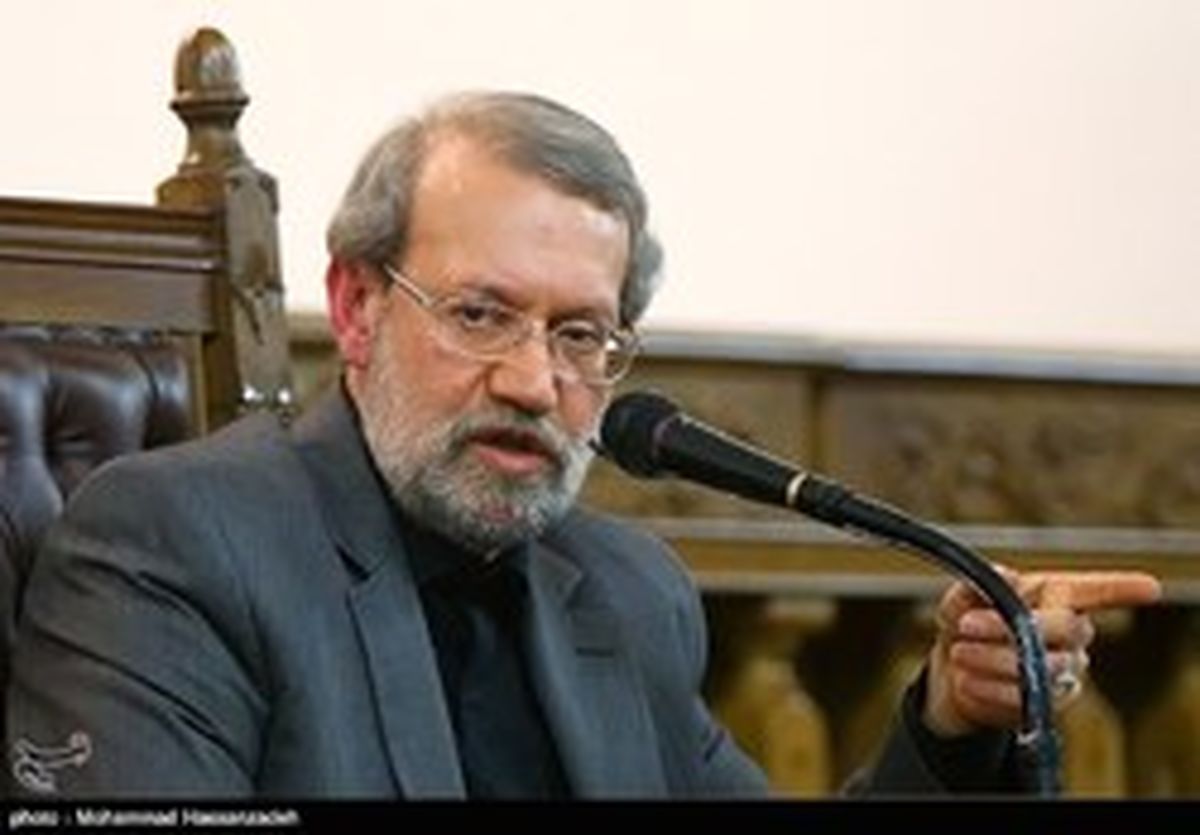 انتقاد لاریجانی از نحوه سرمایهگذاری دولت/کنایه به ظریف درباره پولشویی