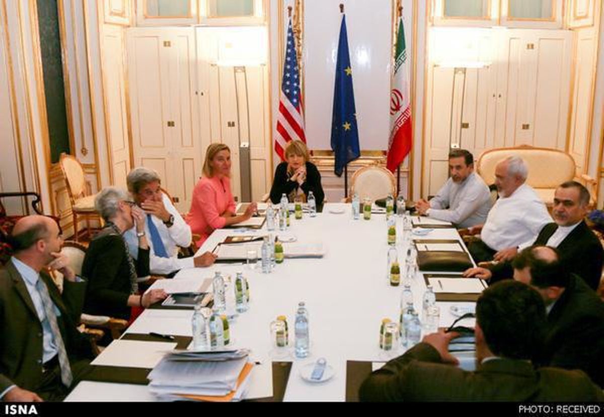 عکس:در گوشی کری و شرمن