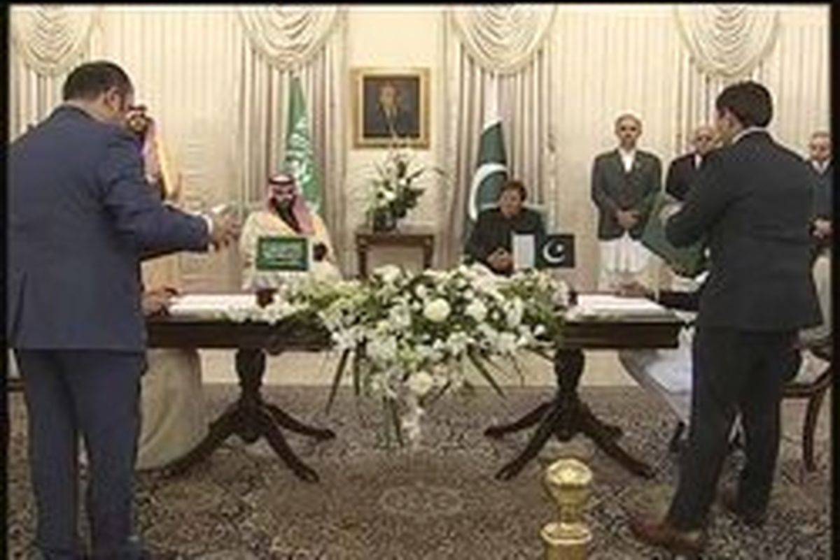 وقتی عمران خان، محمد بن سلمان را محبوب قلب‌ها خواند