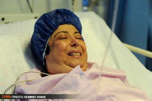 یک بازیگر سینما روی تخت بیمارستان/عکس