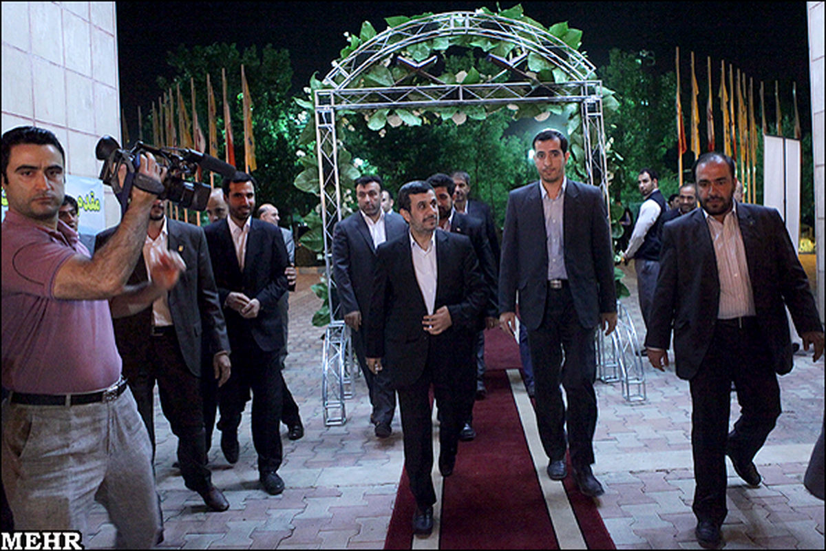 تصاویر/بدرقه المپیکی‌ها توسط احمدی‌نژاد