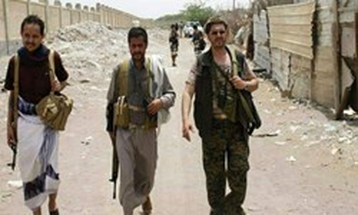 مقامات «انصارالله» در فرودگاه «الحدیده» +عکس