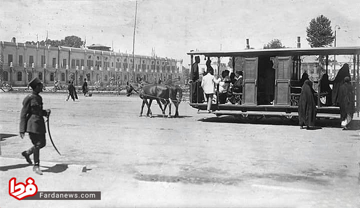 عکس: واگن اسبی میدان توپخانه در سال ۱۳۰۵