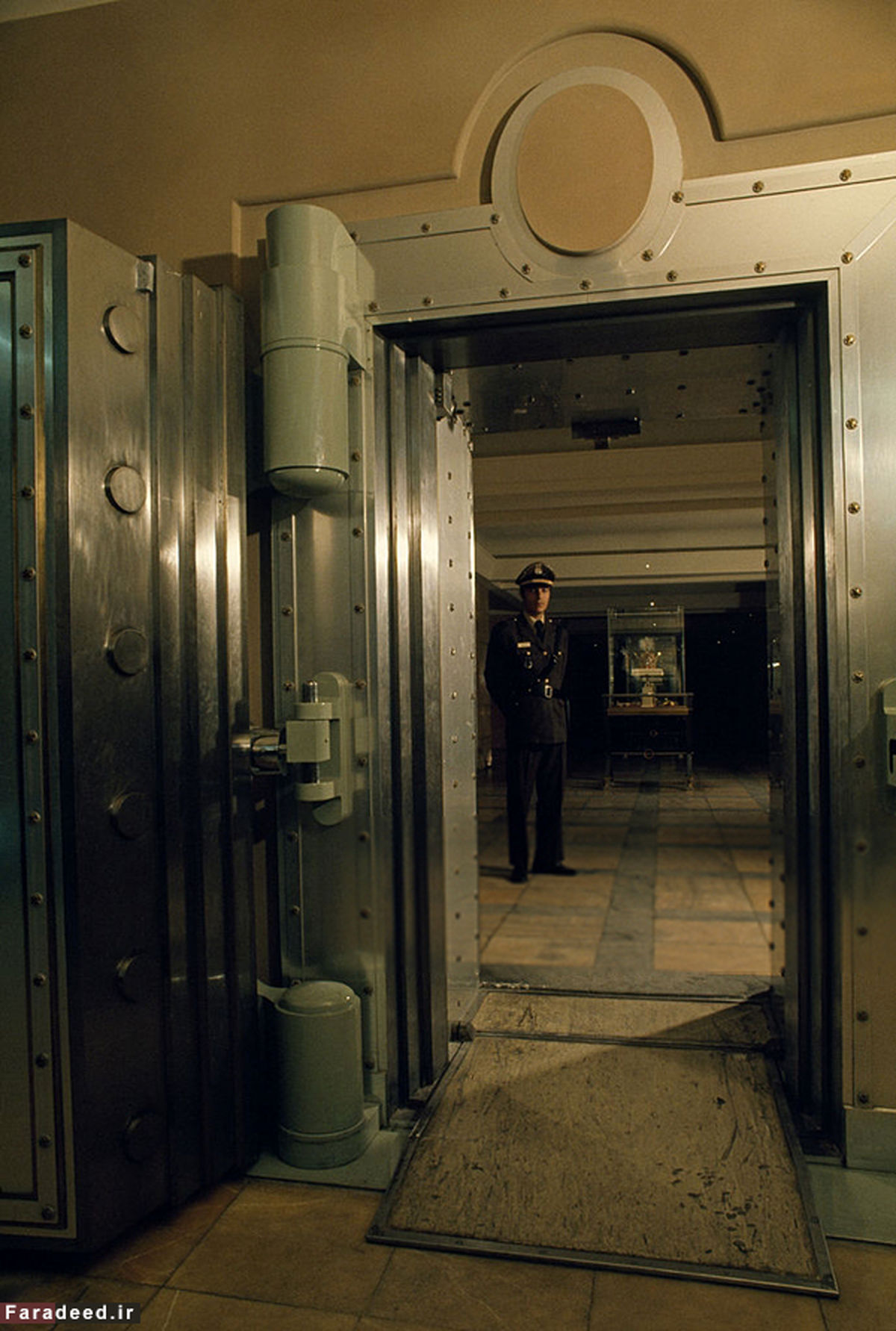 عکس: محل نگهداری تاج محمدرضا شاه