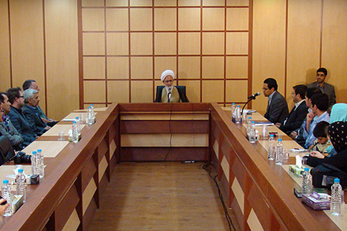 پرسش و پاسخ خواندنی علامه جوادی آملی با پروفسور آلمانی