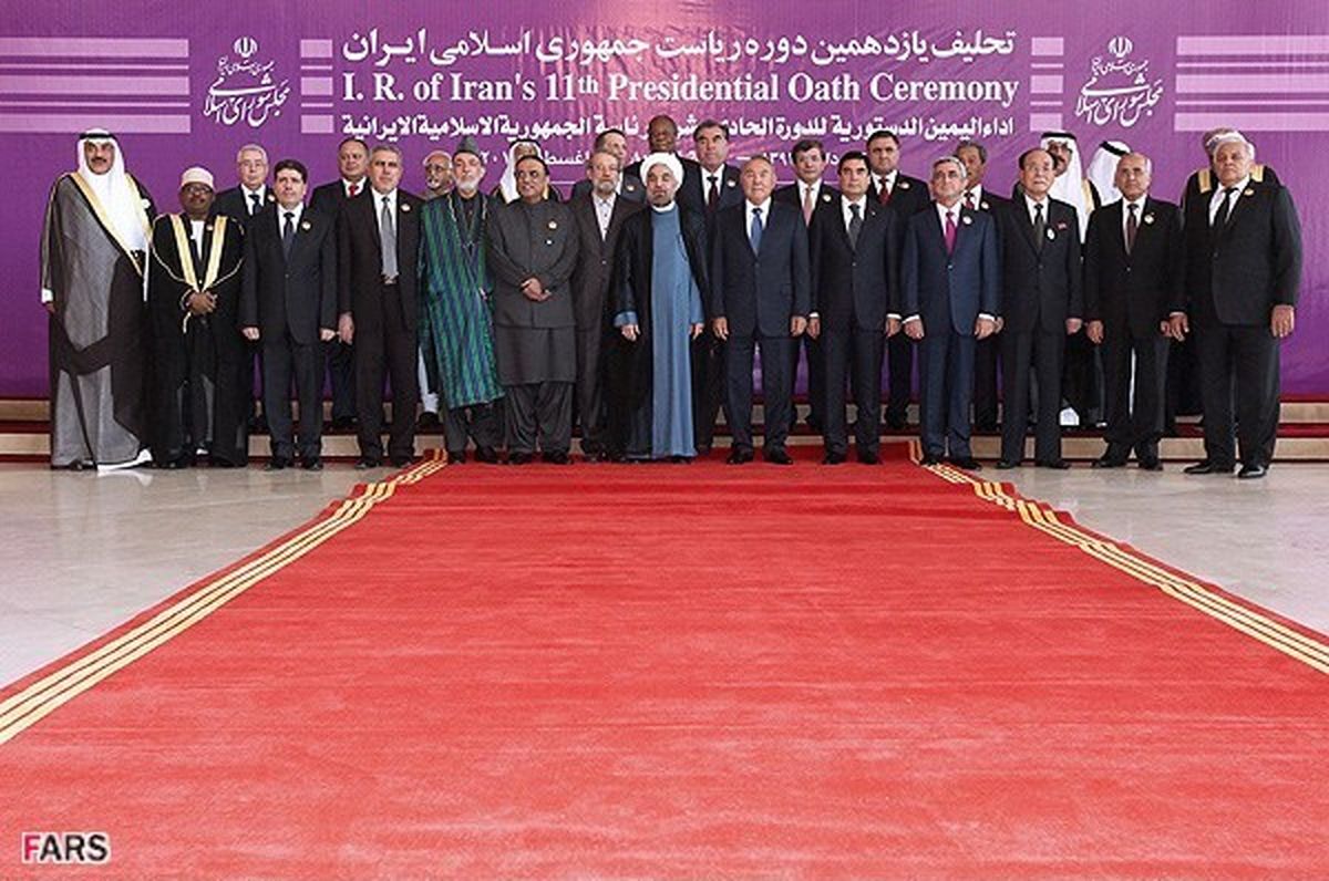 عکس یادگاری مهمانان تحلیف