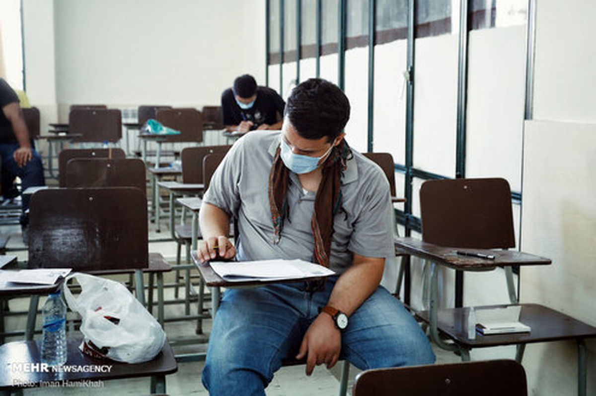 داوطلب کنکور با دستمال گردن یزدی +عکس