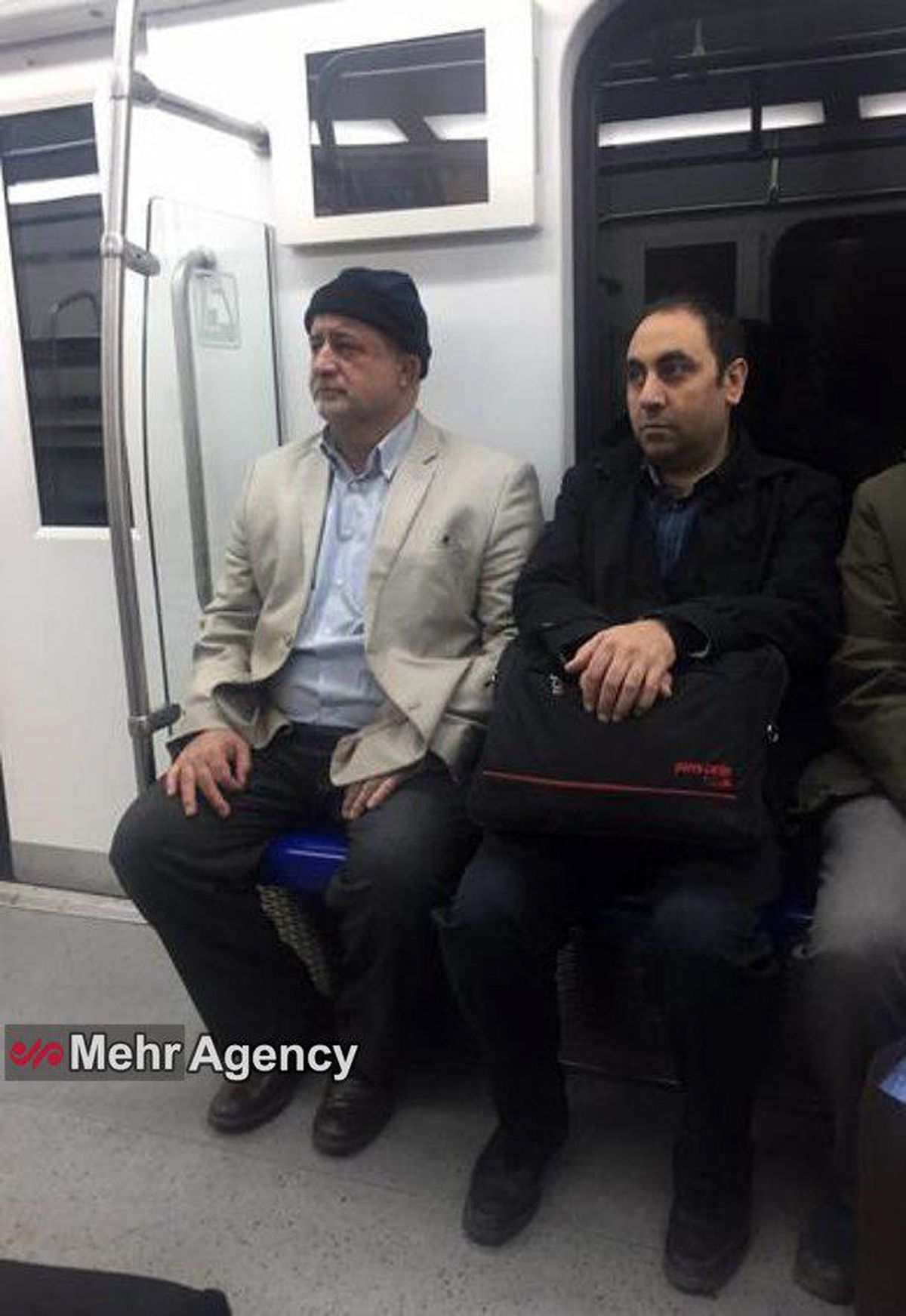 عکس: متروسواری نماینده مجلس