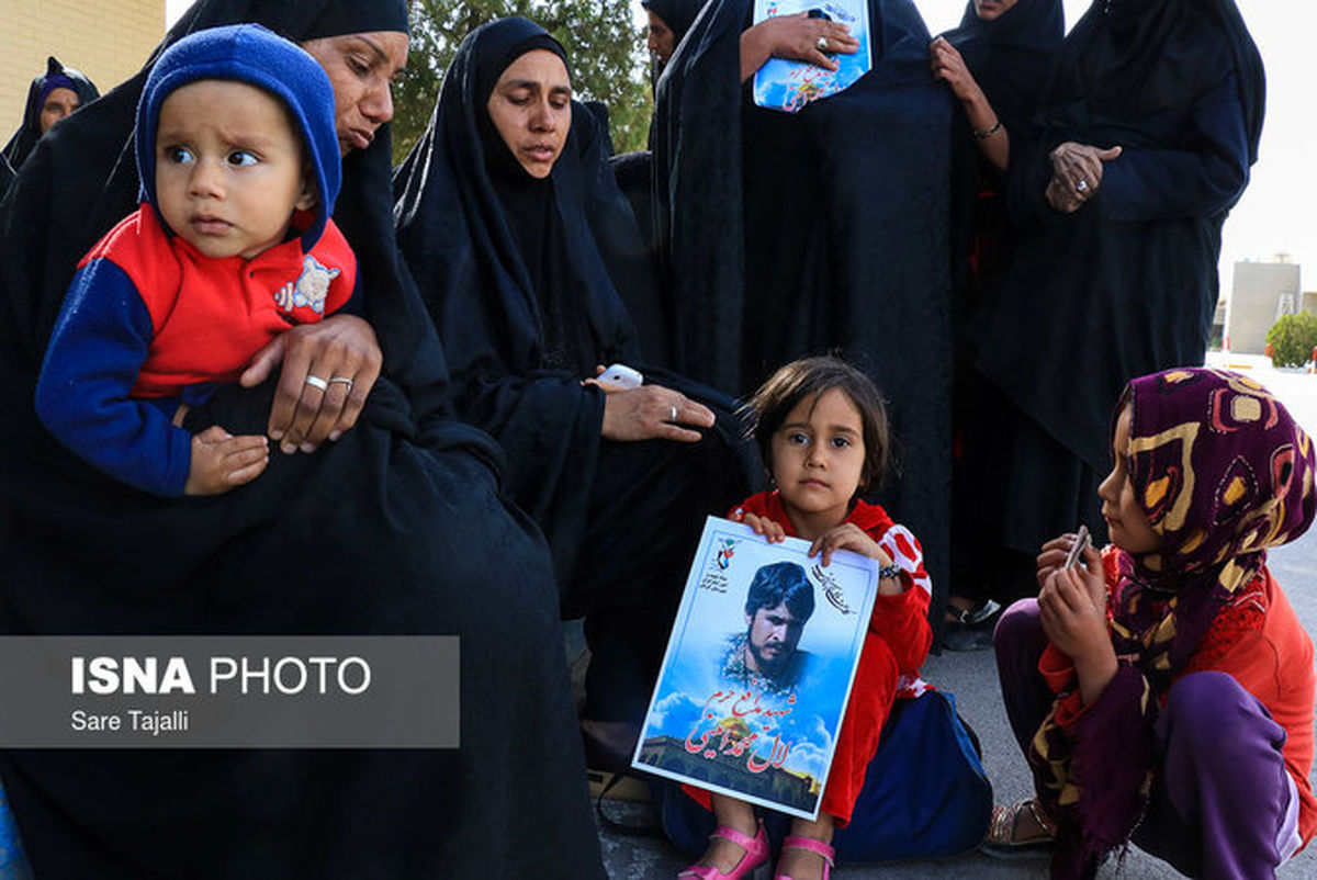 تصاویر: استقبال از پیکر شهید مدافع حرم محمد امینی