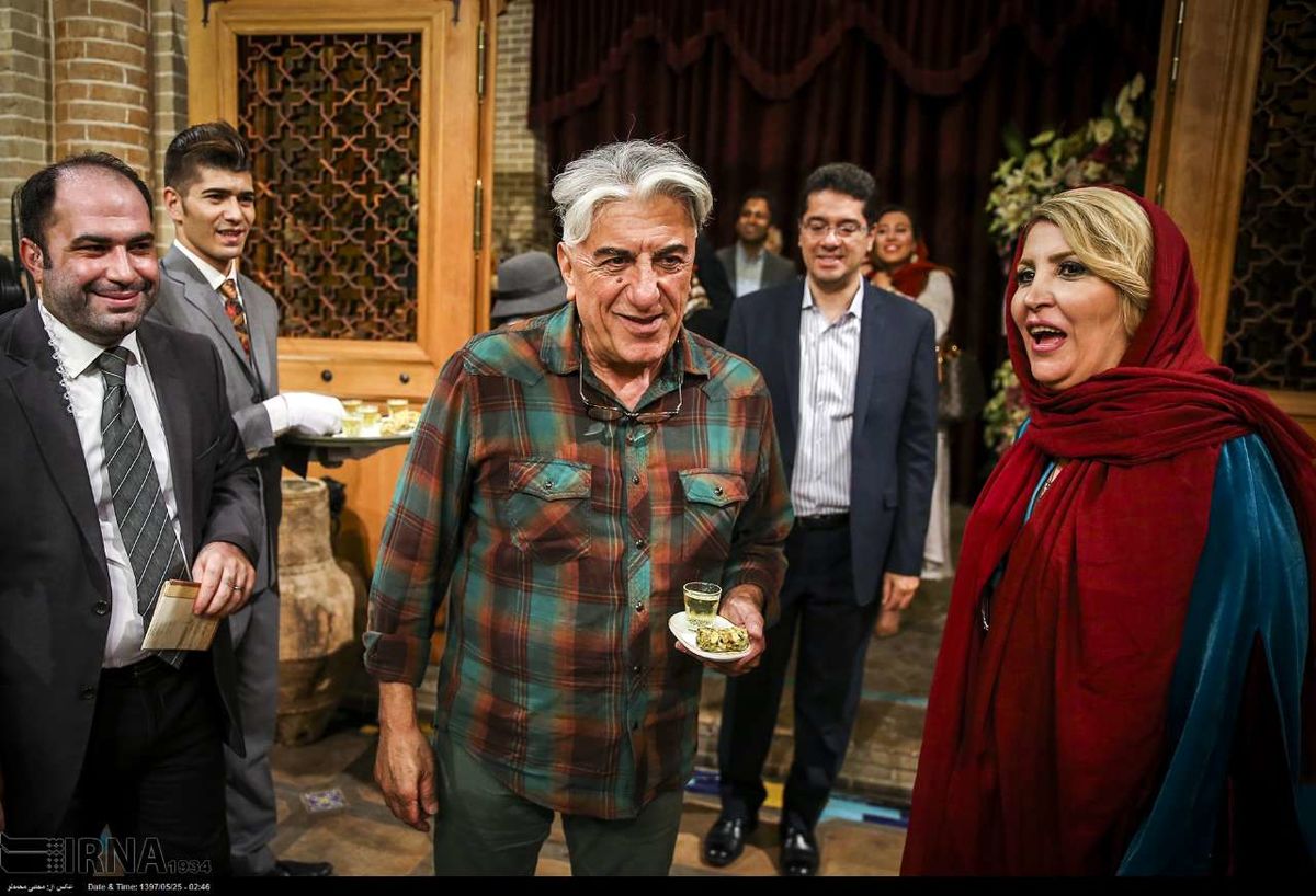 عکس: رضا کیانیان در افتتاحیه یک رستوران!