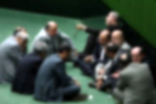 آقایان! مجلس، جای گعده‌های بیهوده نیست!