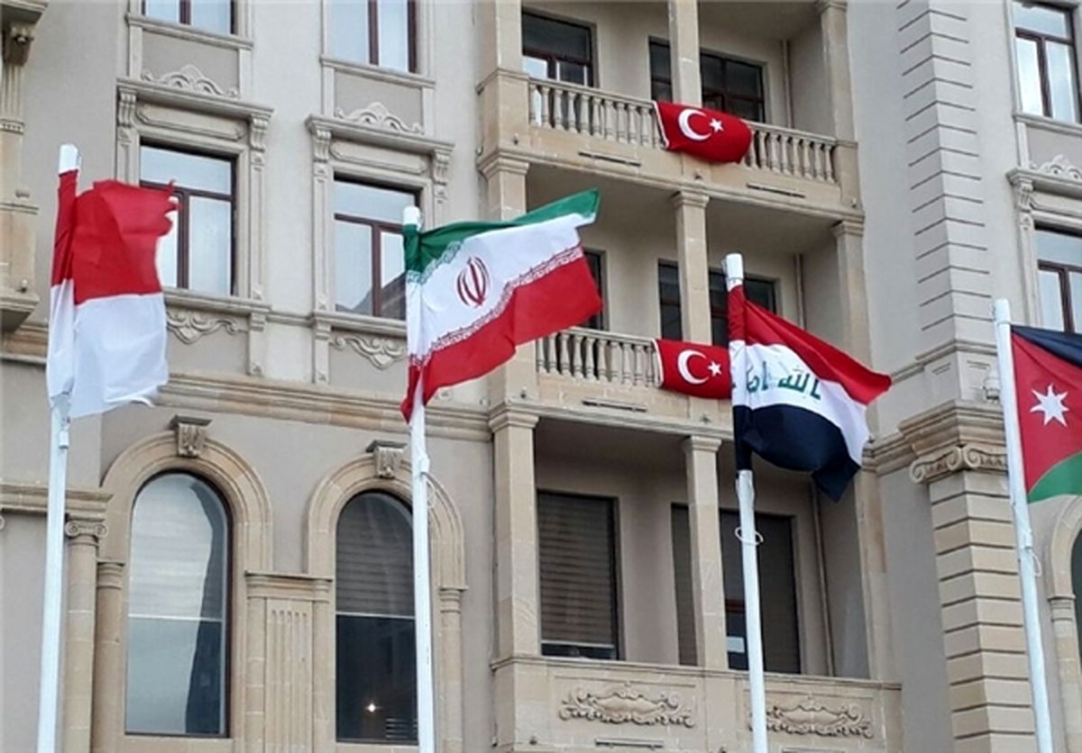 پرچم ایران در حضور افشارزاده بالارفت +عکس